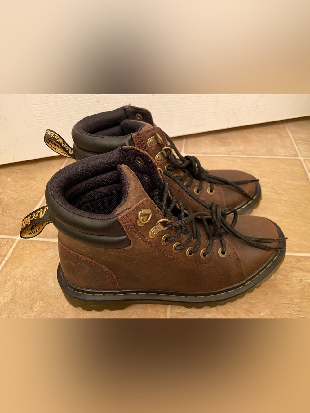 Brown women 7 like new Leather Hiking Boots - dr marten
